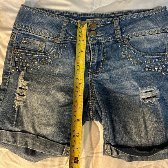 No Boundaries Denim Shorts Size 1 - Picture 4 of 9